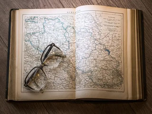 Les avantages insoupçonnés d'un atlas géographique pour vos voyages