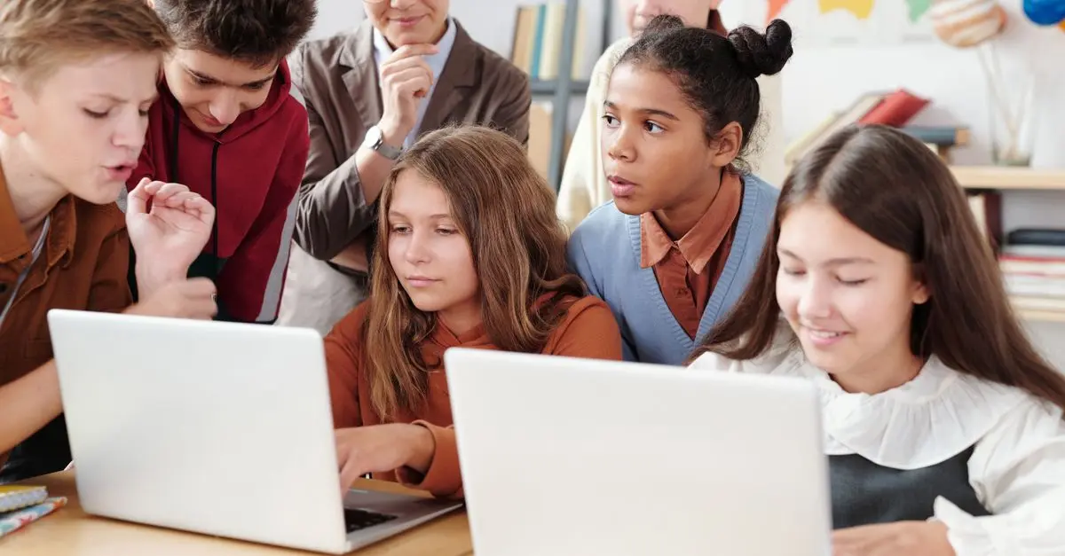 Les Atlas Interactifs : Une Révolution dans l'Éducation