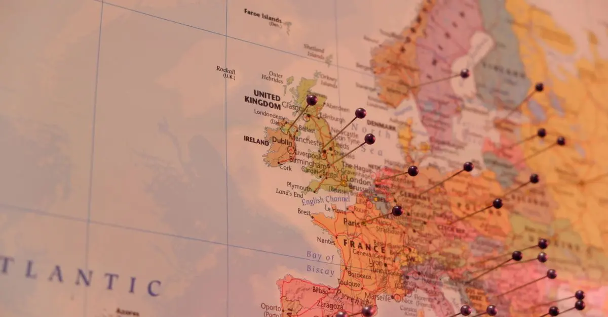 L'influence des atlas géographiques sur la culture moderne