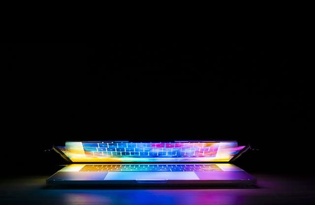 Comment interagir avec un atlas géographique interactif