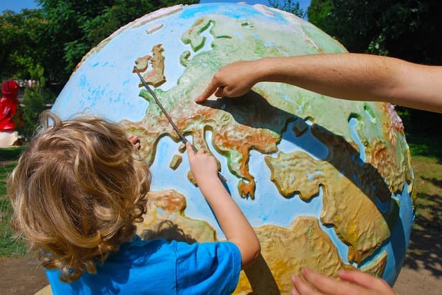 Les Atlas Interactifs : Révolutionner l'Apprentissage Géographique